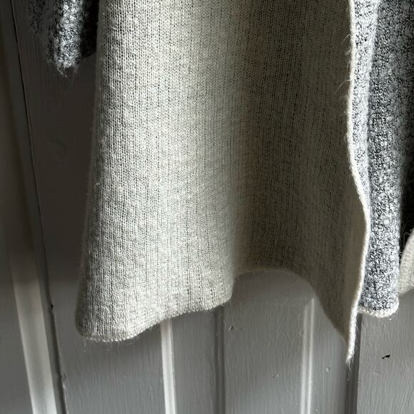 Lovemarks Colorblock Cardigan Sweater - Picture 5 of 8